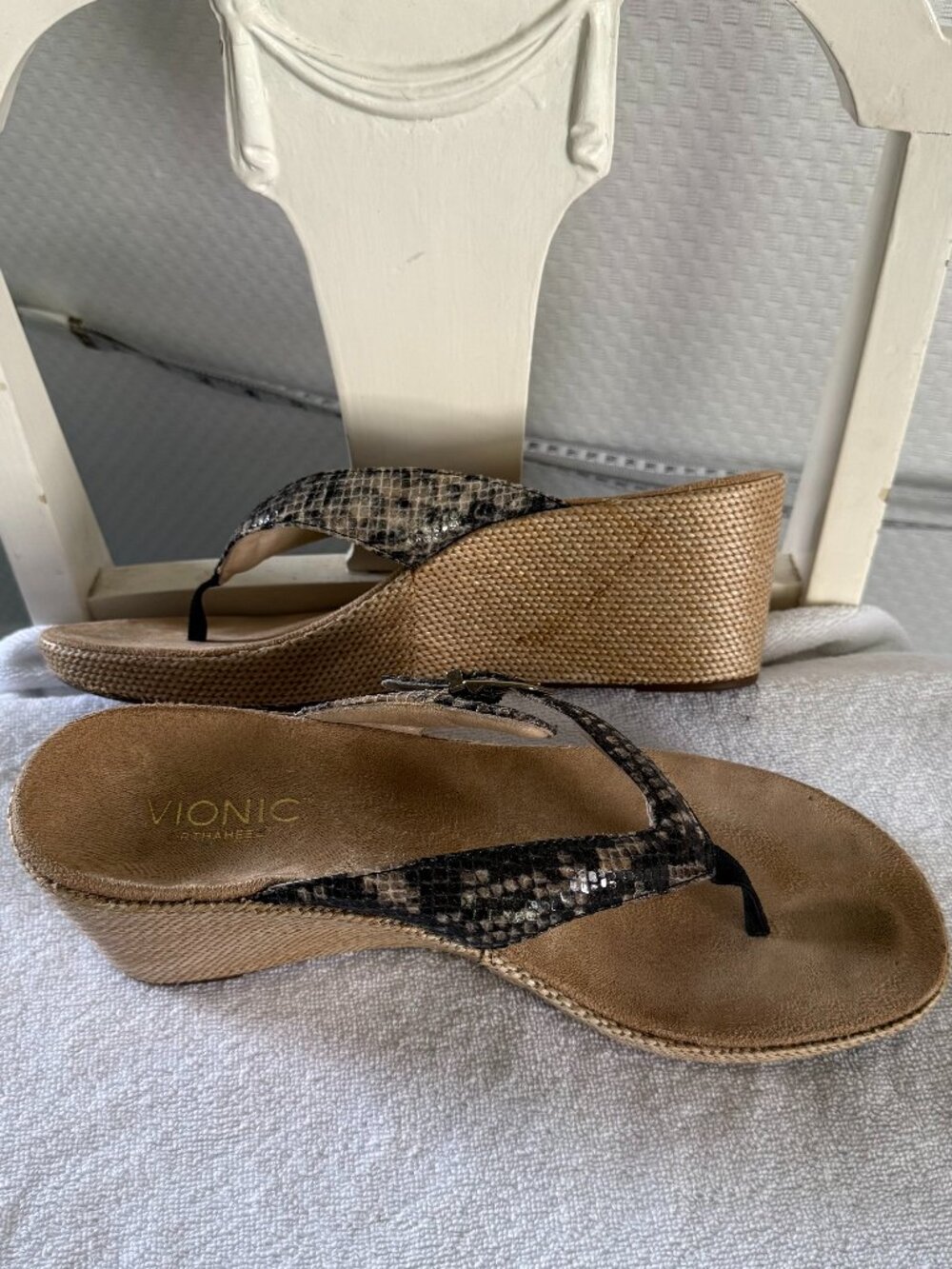 VIONIC SNAKESKIN LEATHER WEDGE SANDALS SIZE 41